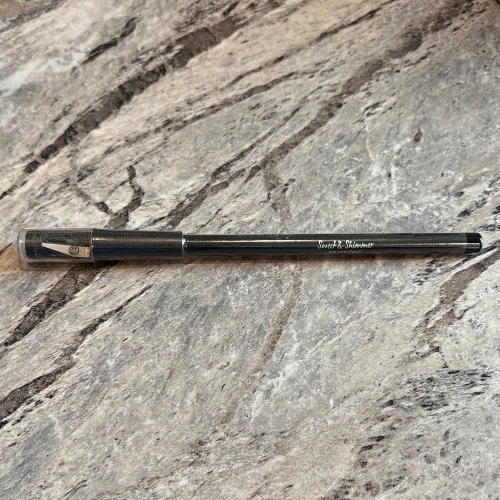 Sweet & Shimmer Eyeliner Pencil in Black